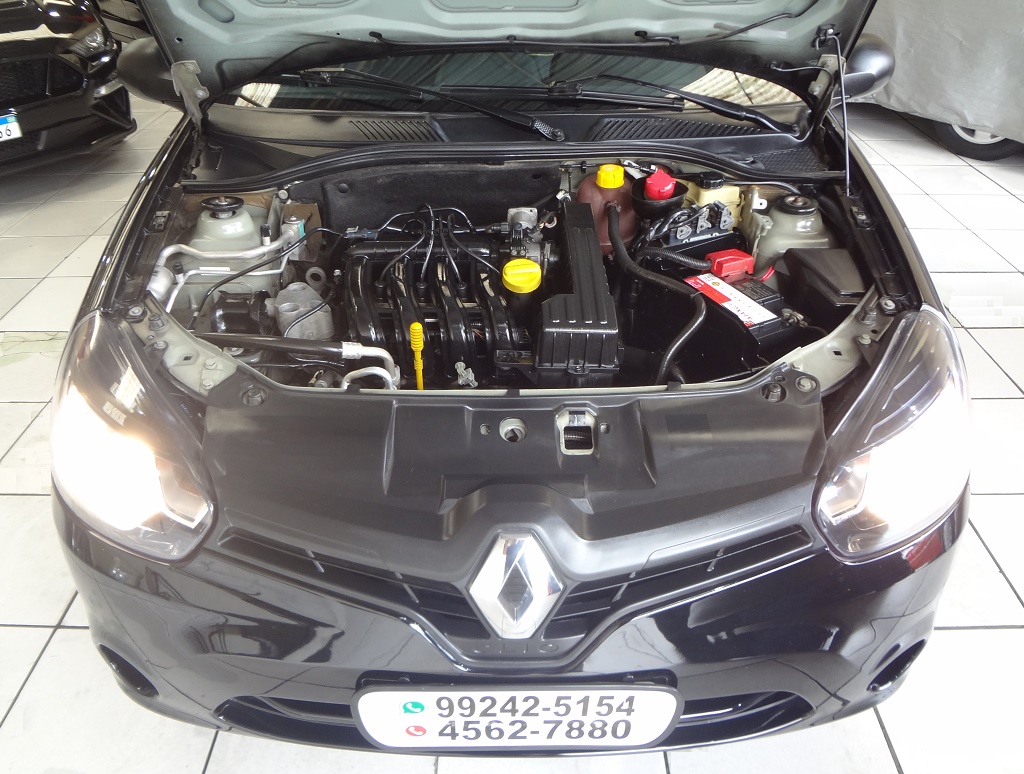 Renault Clio Preto