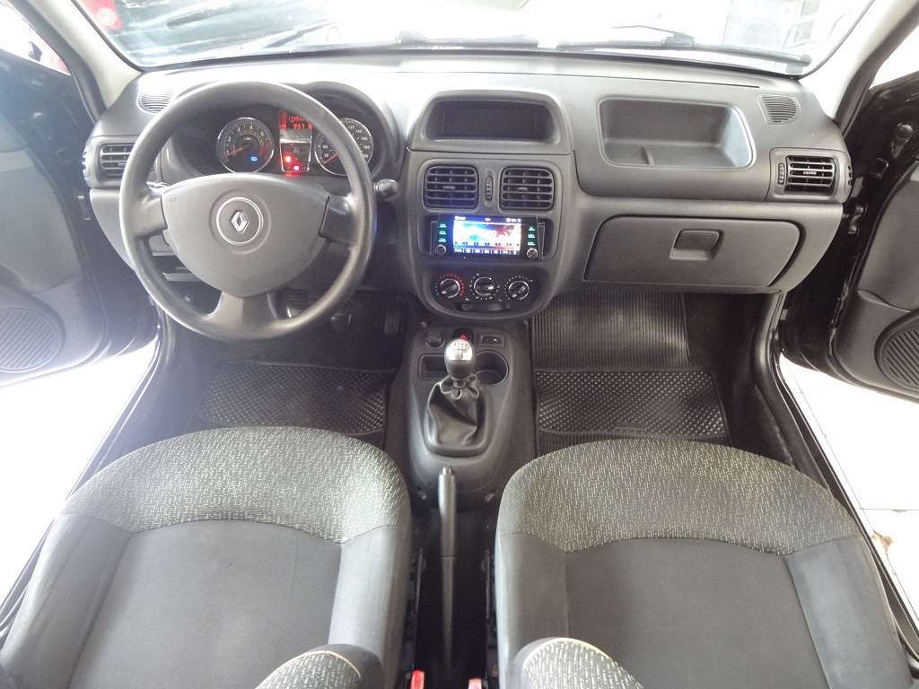 Renault Clio Preto
