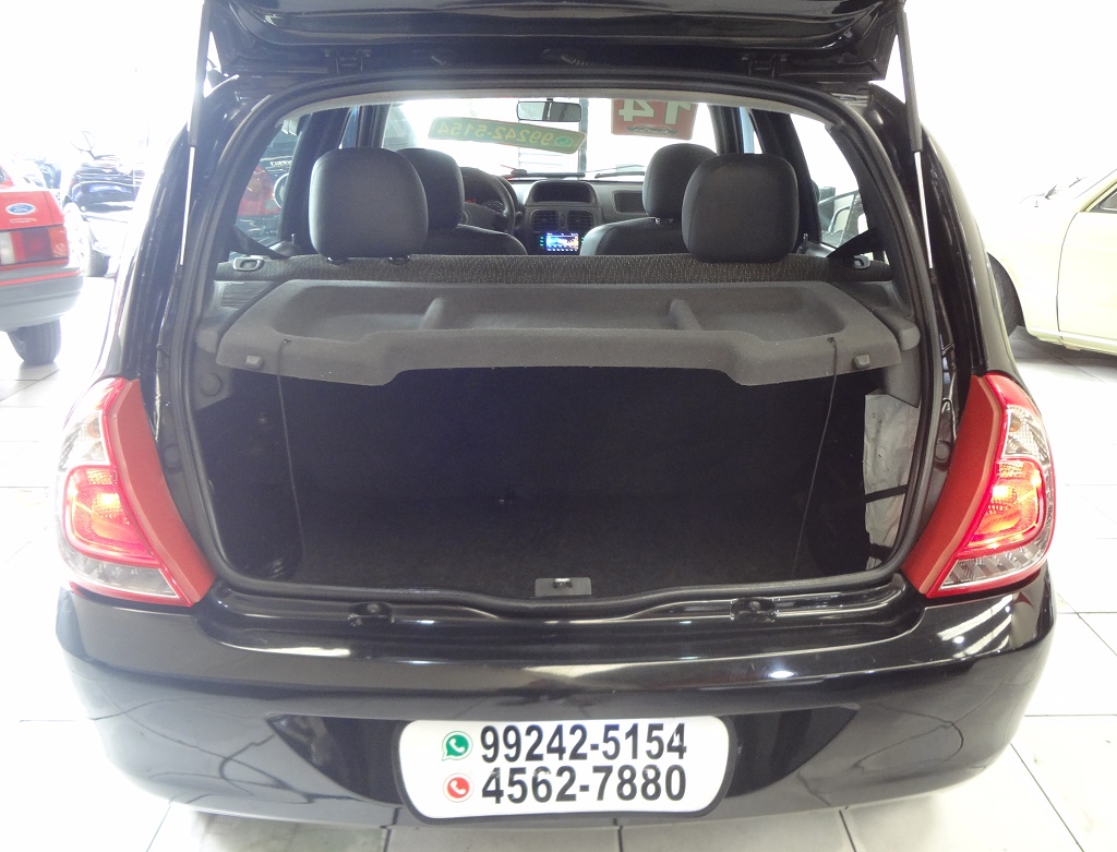 Renault Clio Preto