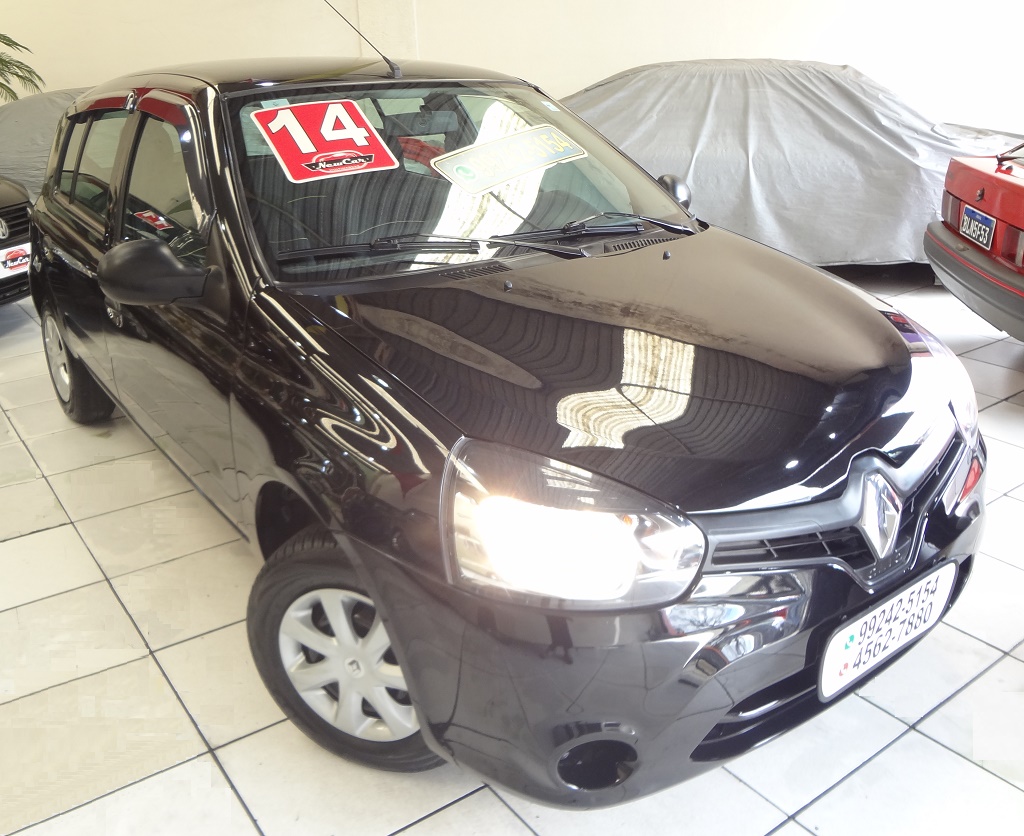 Renault Clio Preto