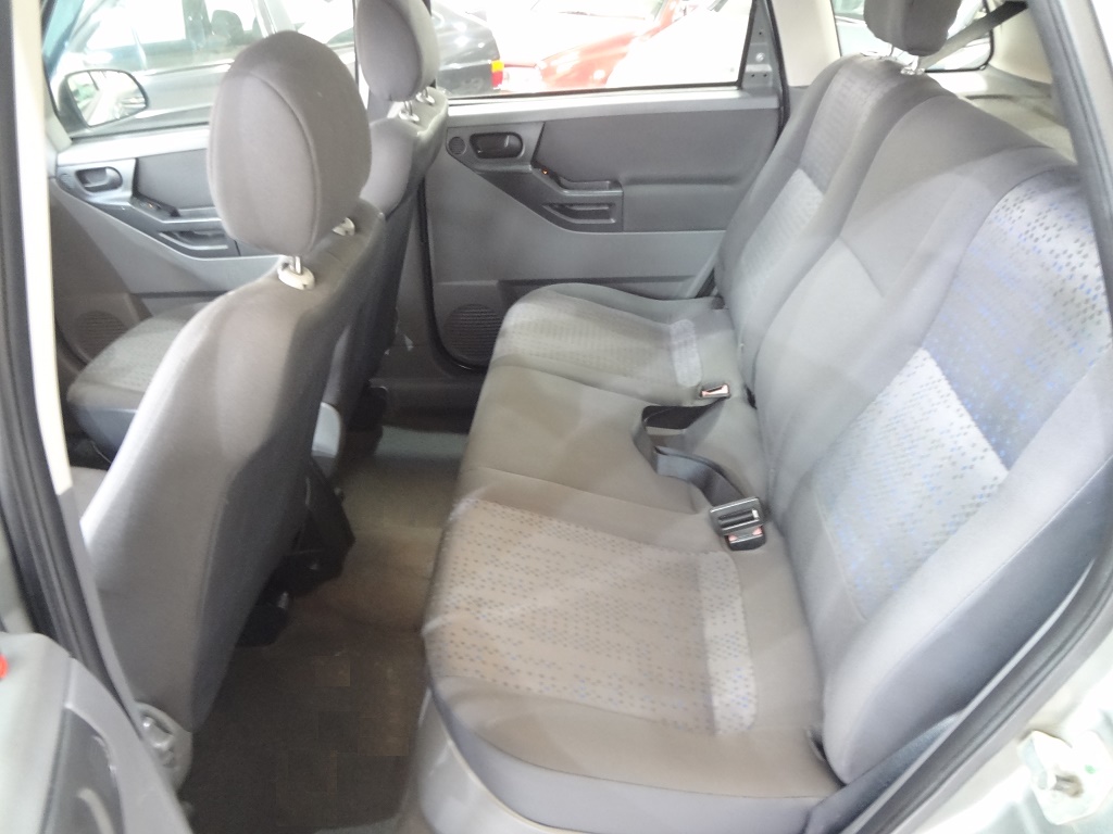Chevrolet Meriva Cinza