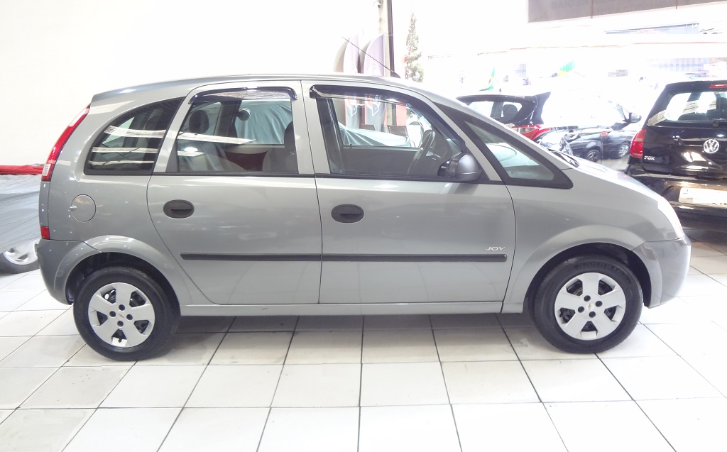 Chevrolet Meriva Cinza