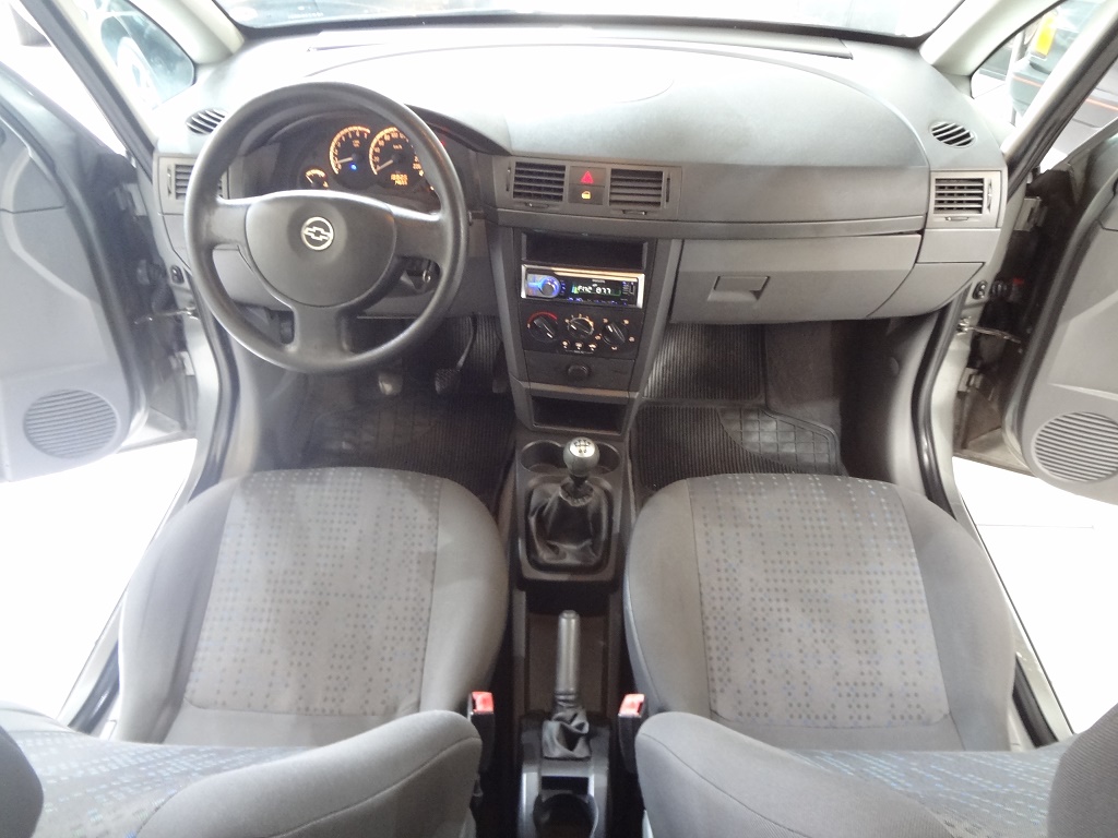 Chevrolet Meriva Cinza