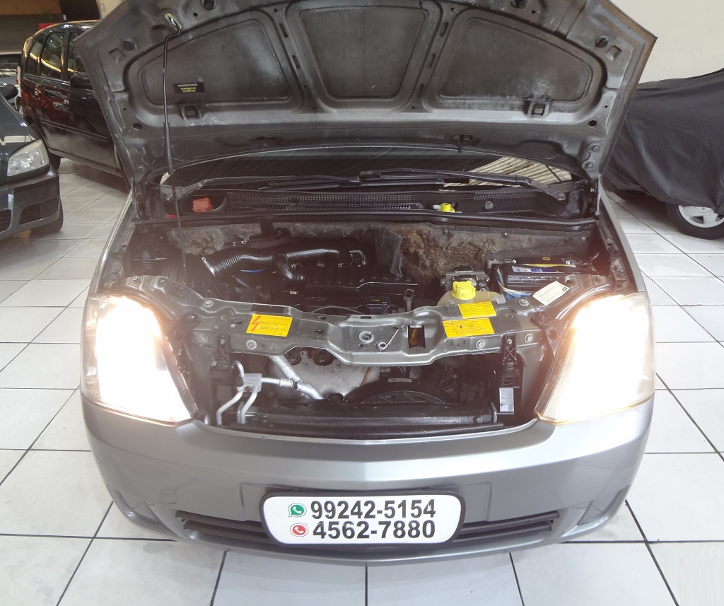Chevrolet Meriva Cinza