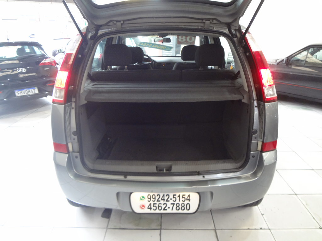 Chevrolet Meriva Cinza