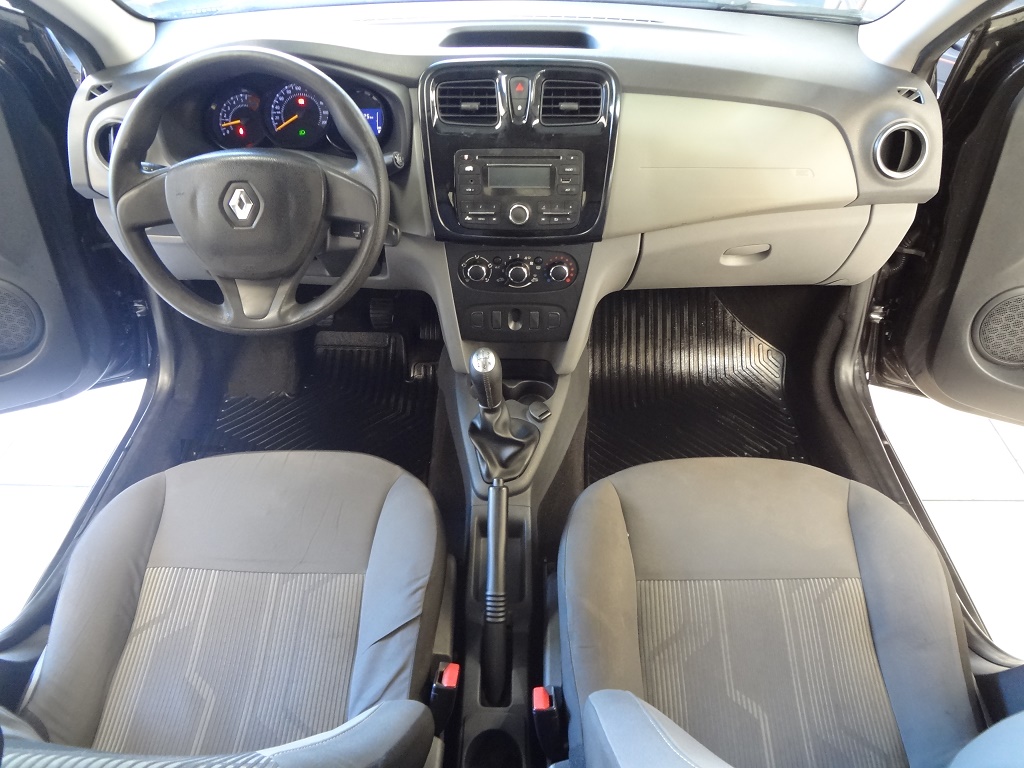 Renault Logan Preto