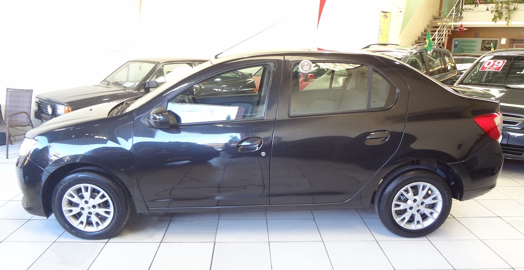 Renault Logan Preto