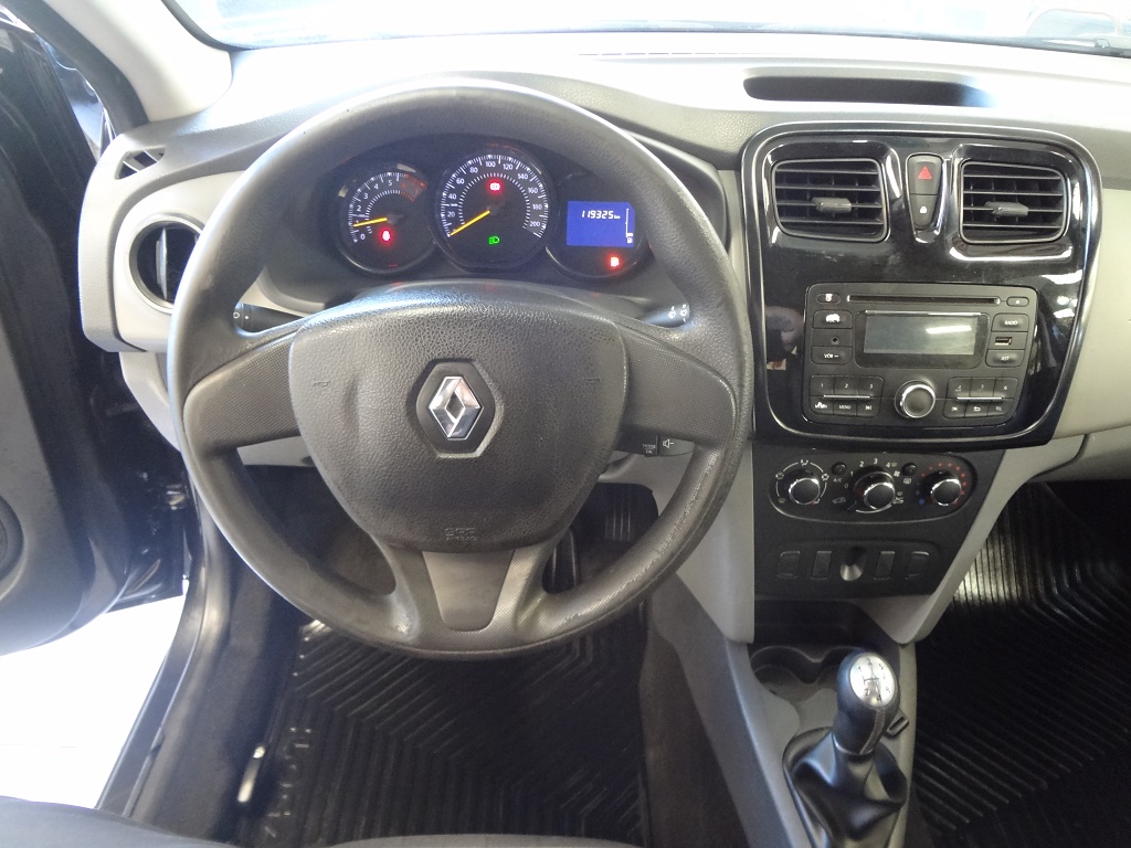Renault Logan Preto