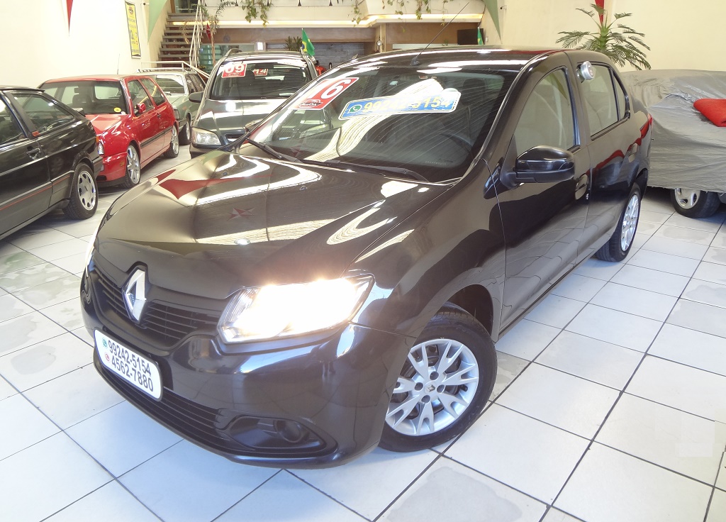Renault Logan Preto