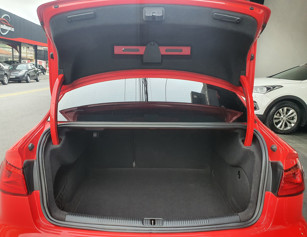 Audi A3 Sedan Vermelho