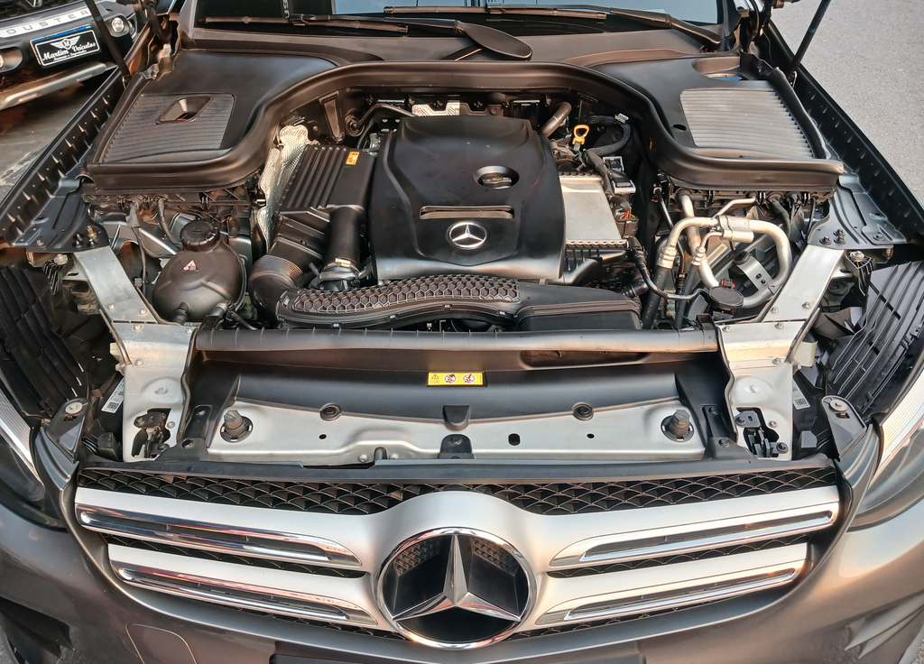 Mercedes Benz GLC 250 Cinza