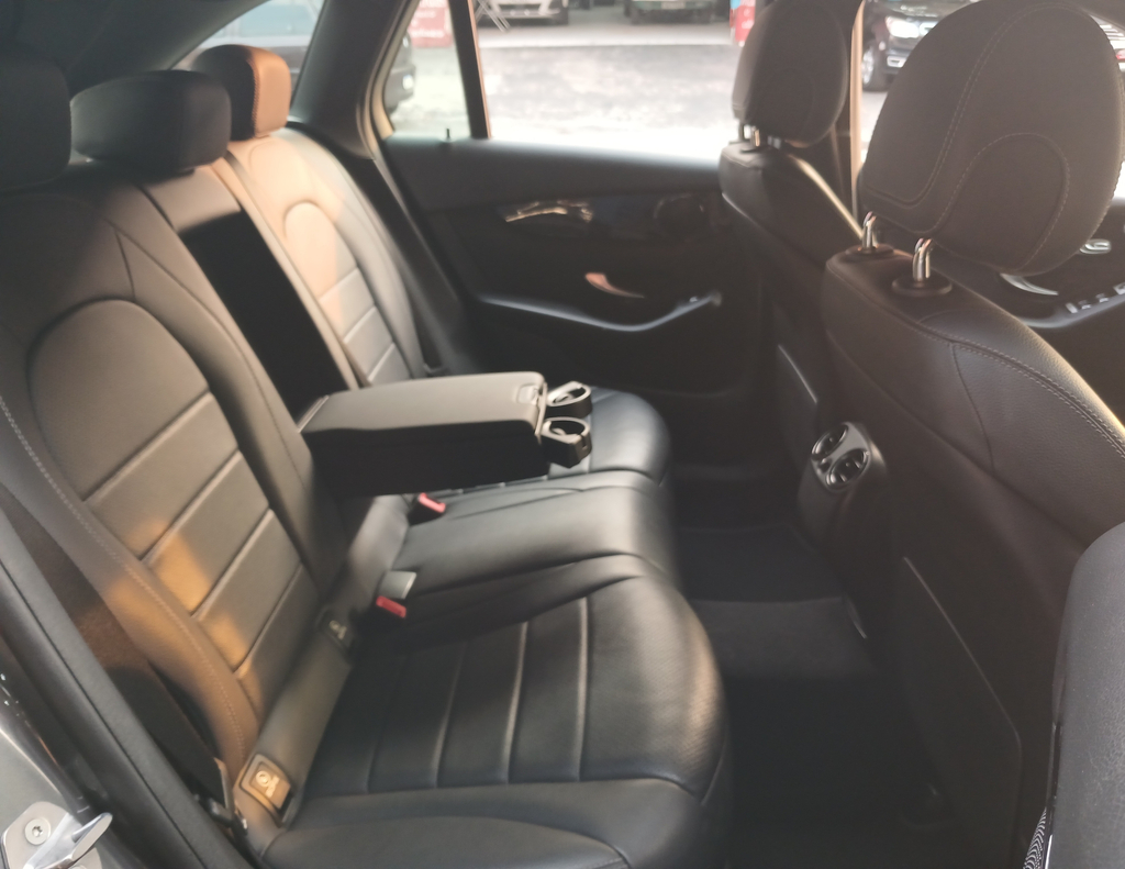 Mercedes Benz GLC 250 Cinza