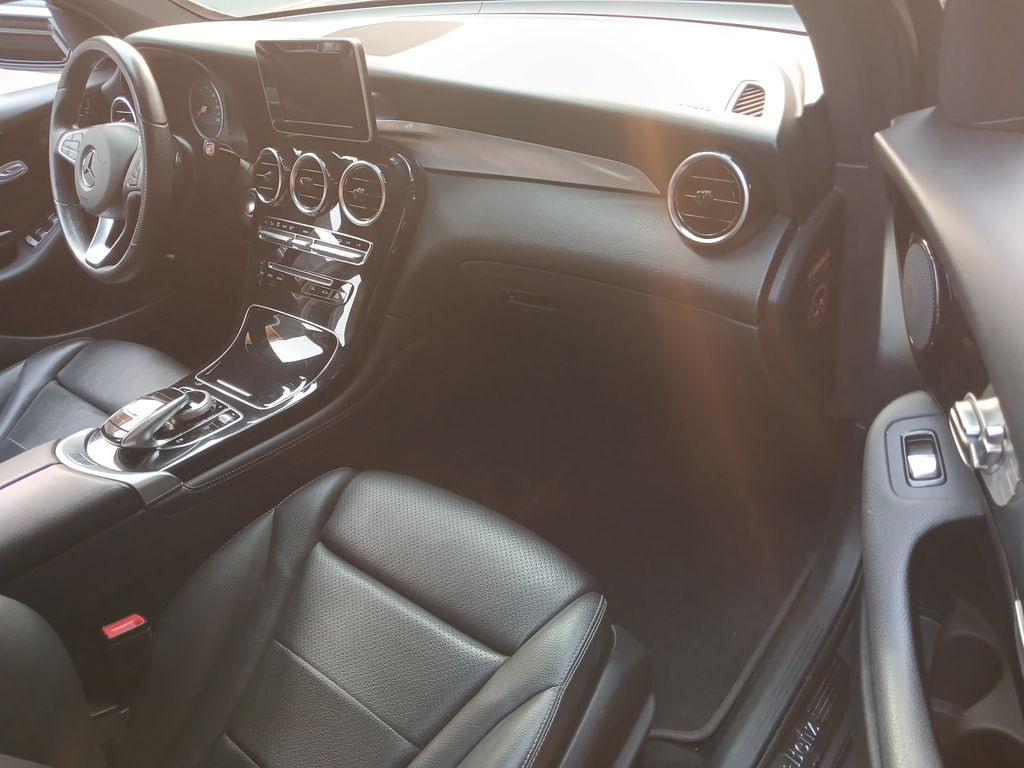 Mercedes Benz GLC 250 Cinza