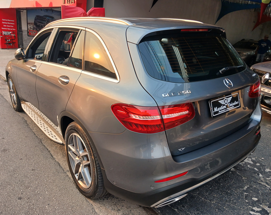 Mercedes Benz GLC 250 Cinza