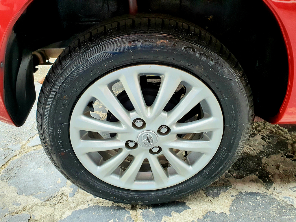 Toyota ETIOS Vermelho