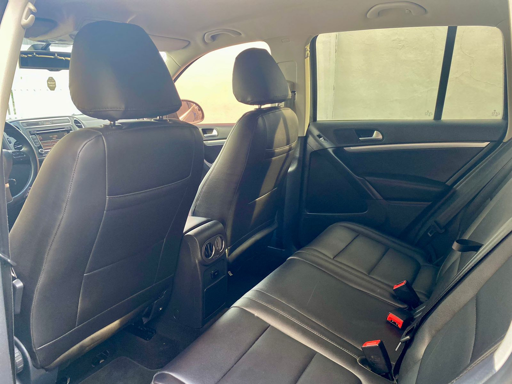 Volkswagen Tiguan Cinza