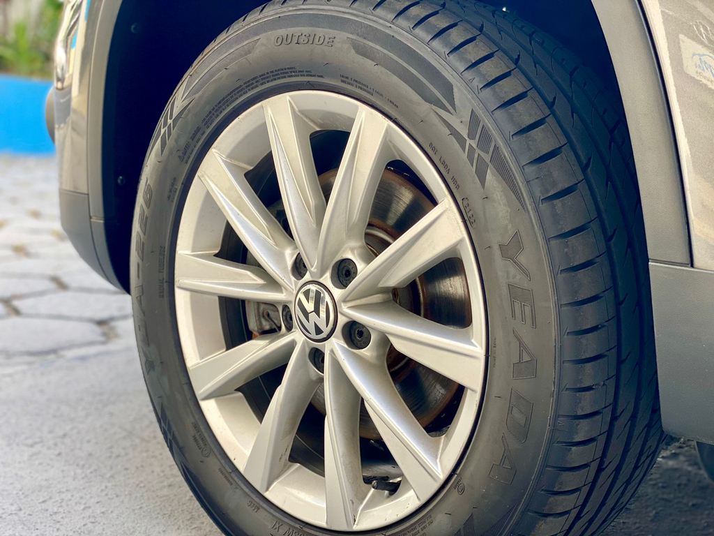 Volkswagen Tiguan Cinza