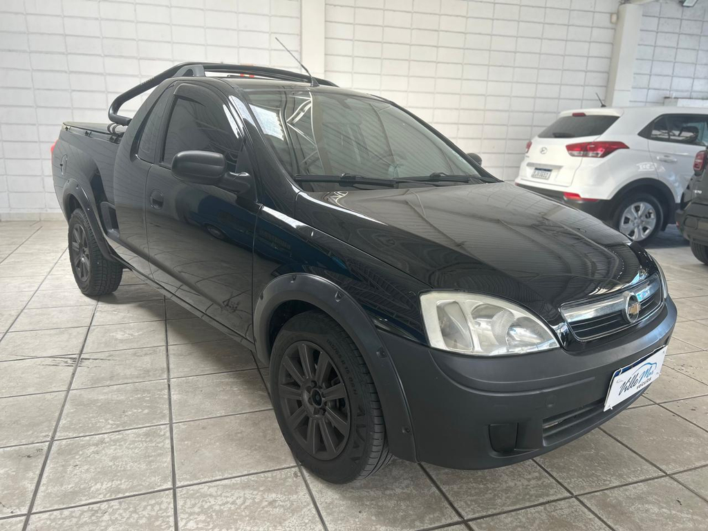 Chevrolet Montana Preto