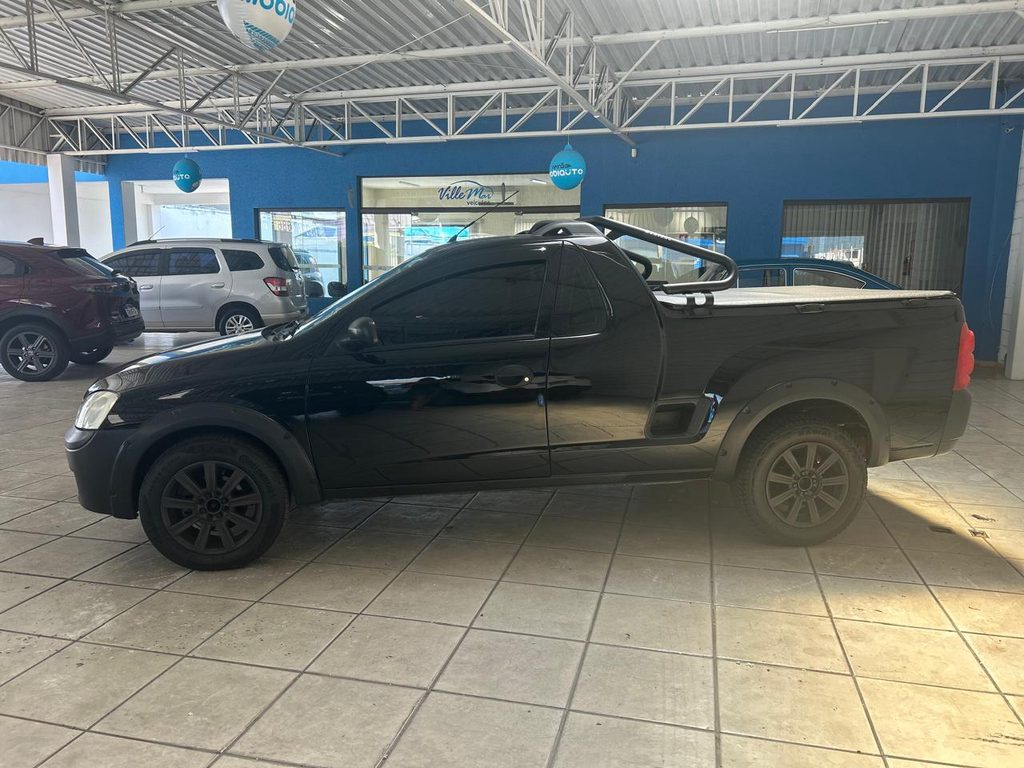 Chevrolet Montana Preto