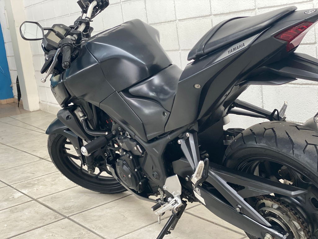 Yamaha MT-03 Preto