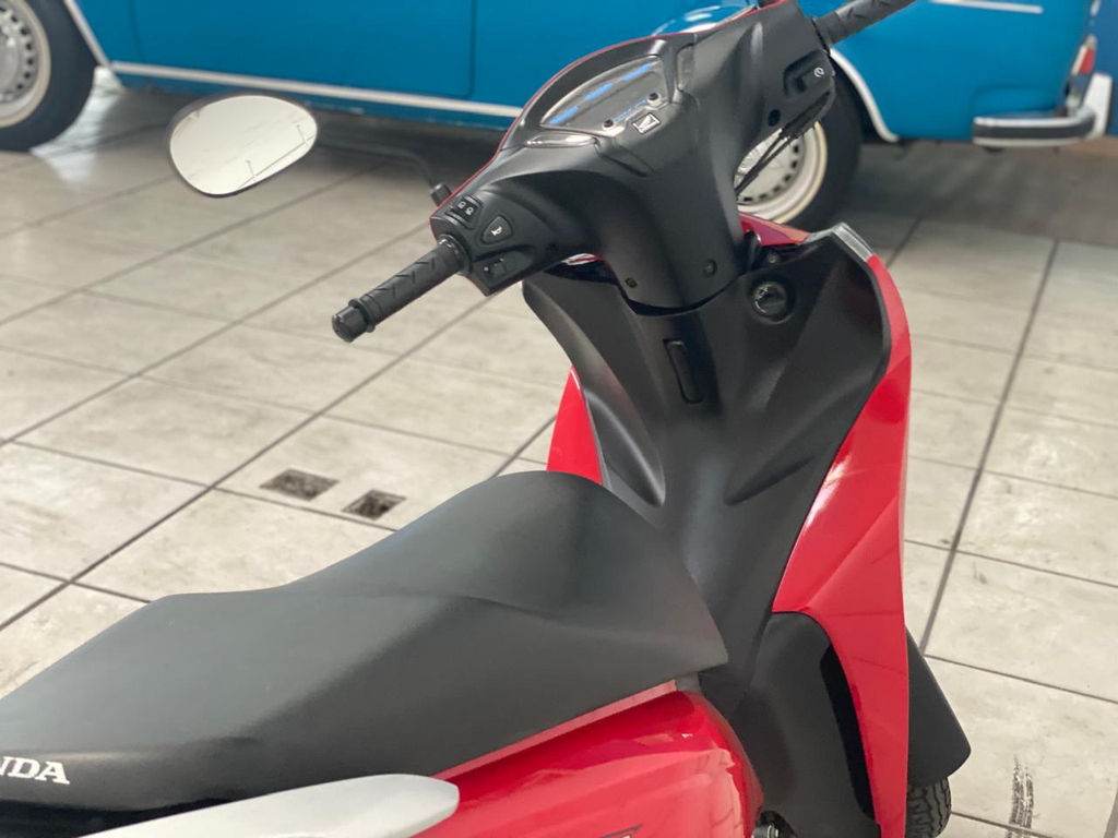 Honda BIZ  Vermelho