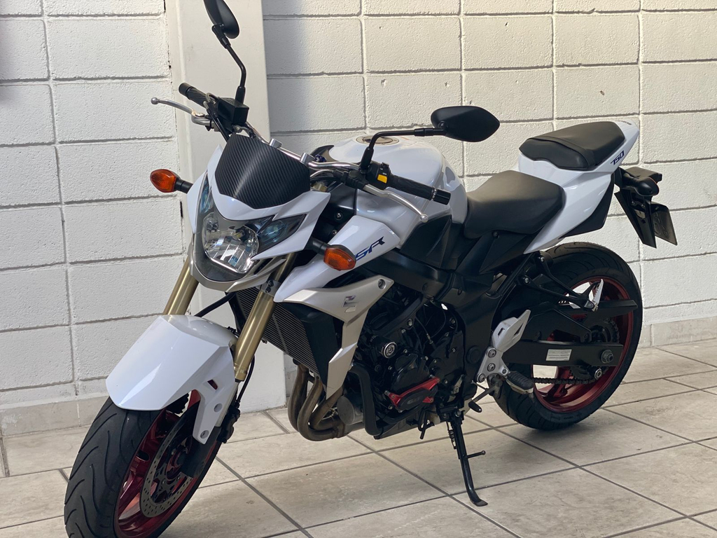 Suzuki GSR Branco