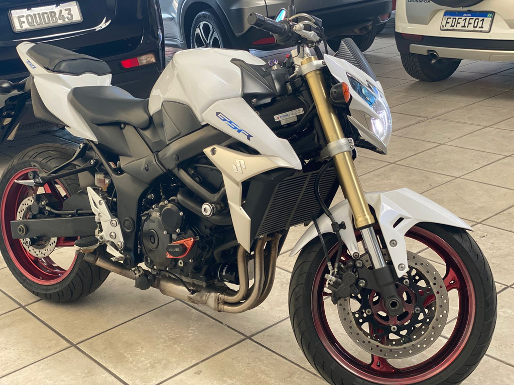 Suzuki GSR Branco