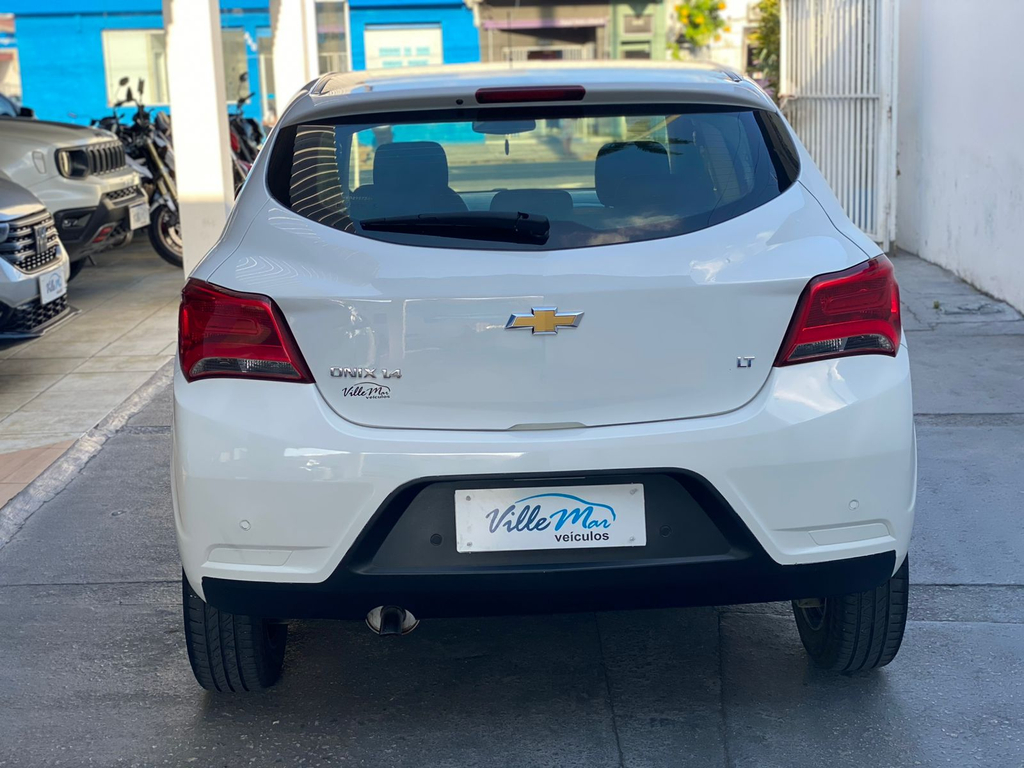 Chevrolet Onix Branco