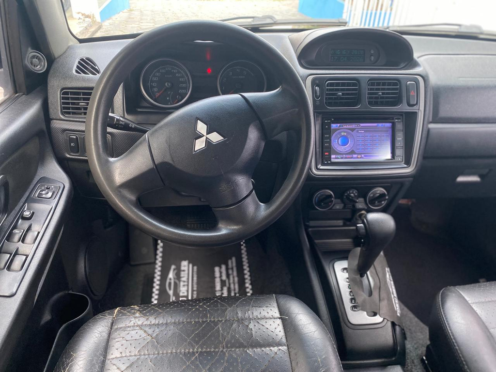 Mitsubishi Pajero TR4 Cinza