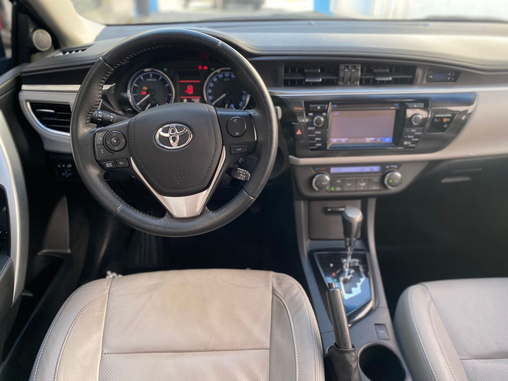 Toyota Corolla Preto