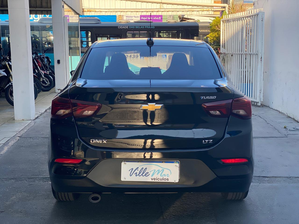 Chevrolet Onix Sedan Preto