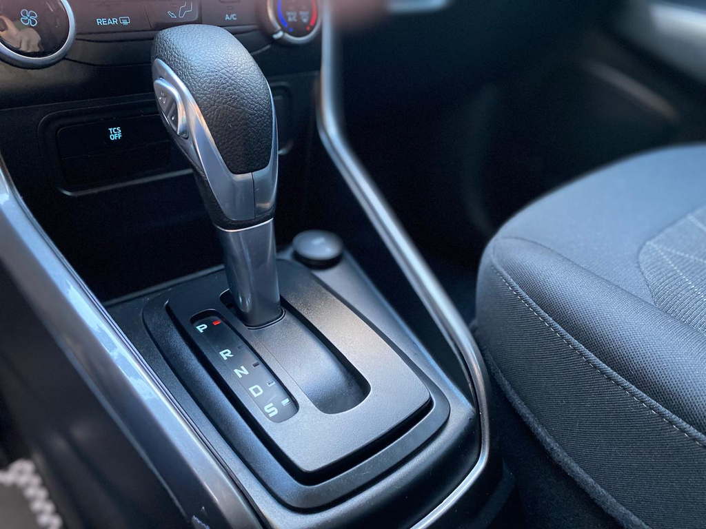 Chevrolet Onix Sedan Preto