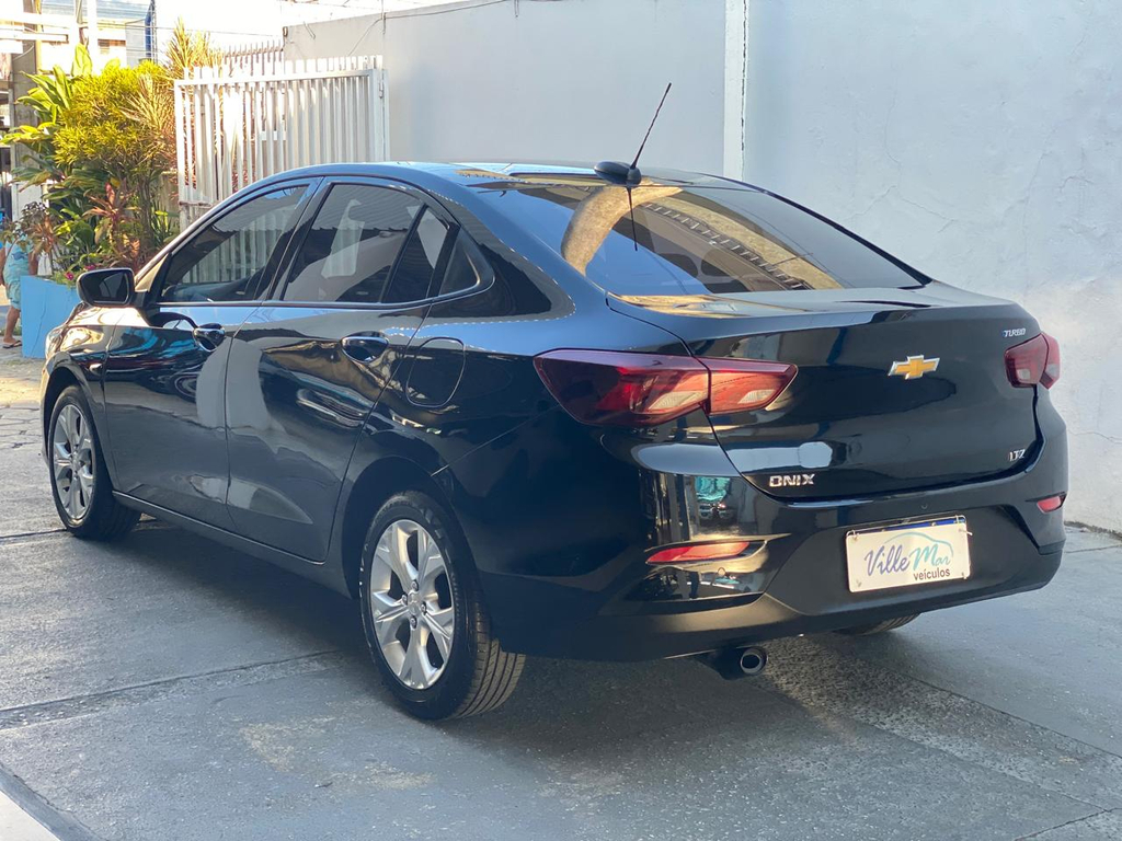Chevrolet Onix Sedan Preto