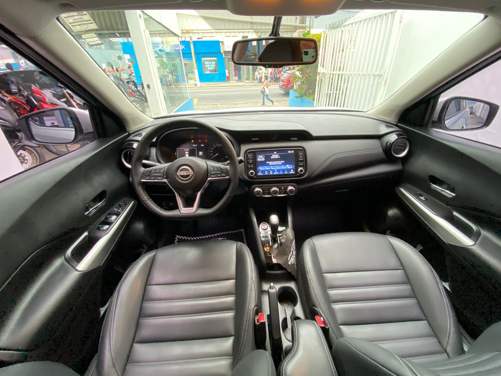 Nissan Kicks Prata