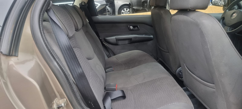 Fiat Palio Weekend Cinza