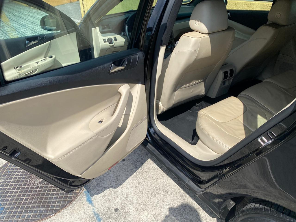 Volkswagen Passat Variant Preto