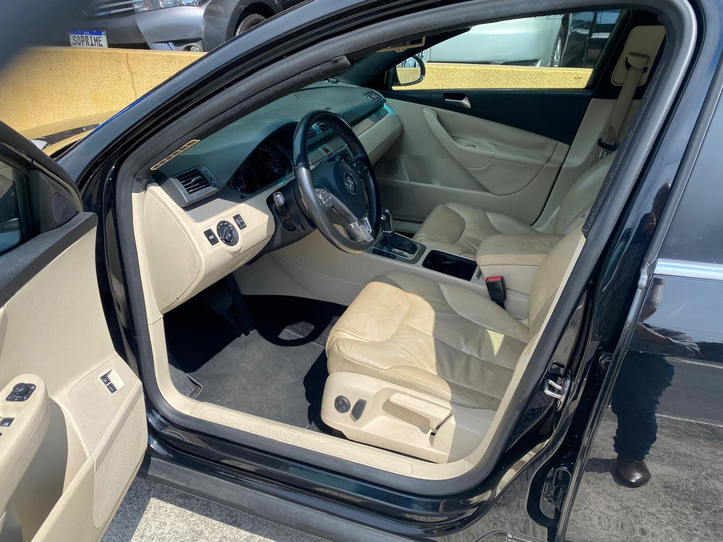 Volkswagen Passat Variant Preto