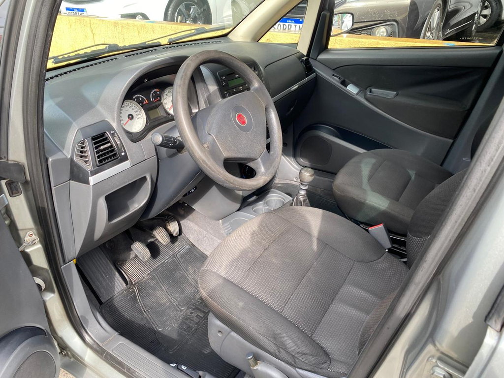 Fiat Idea Cinza