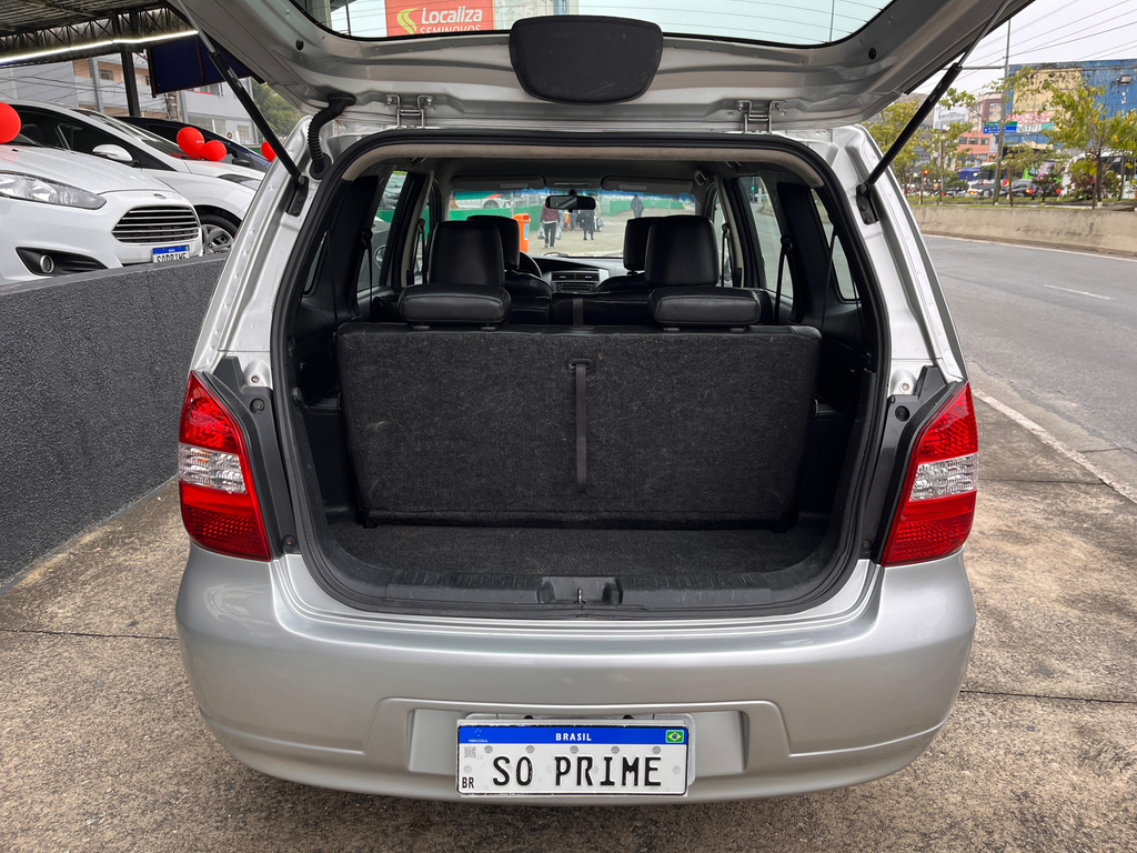 Nissan Livina Prata