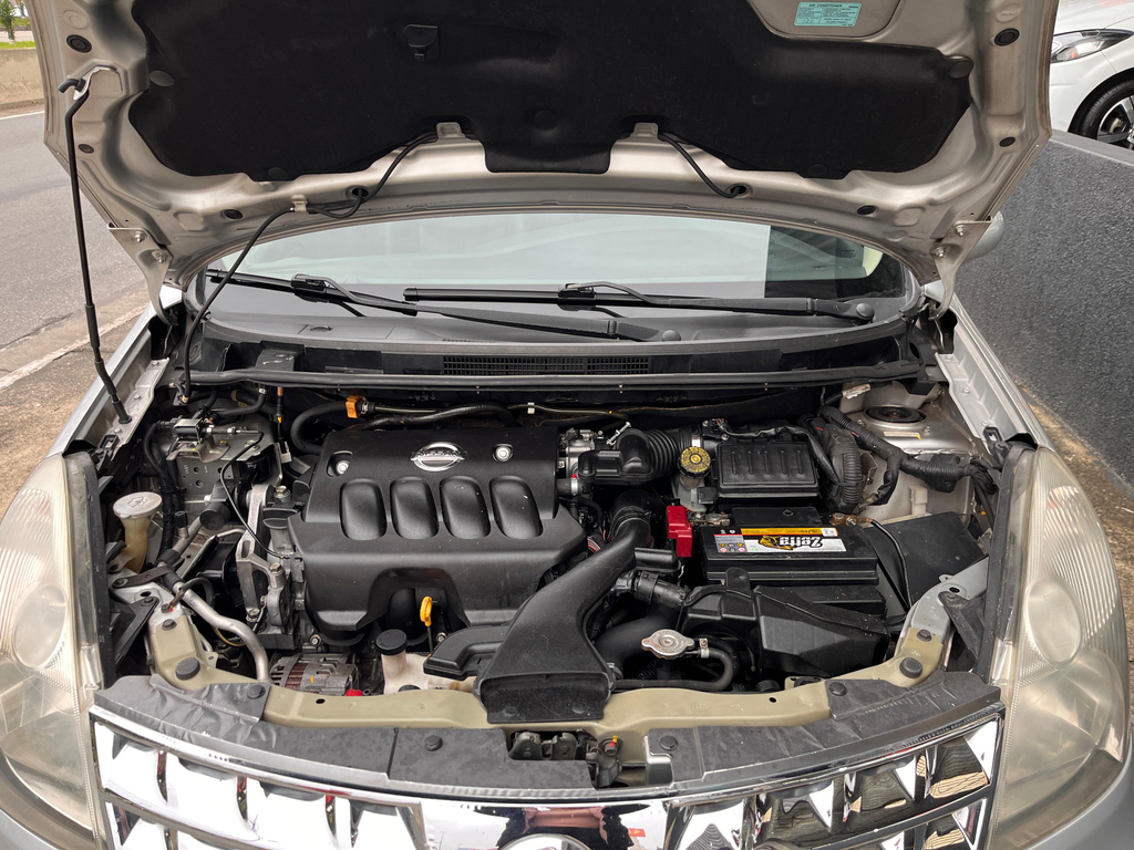 Nissan Livina Prata