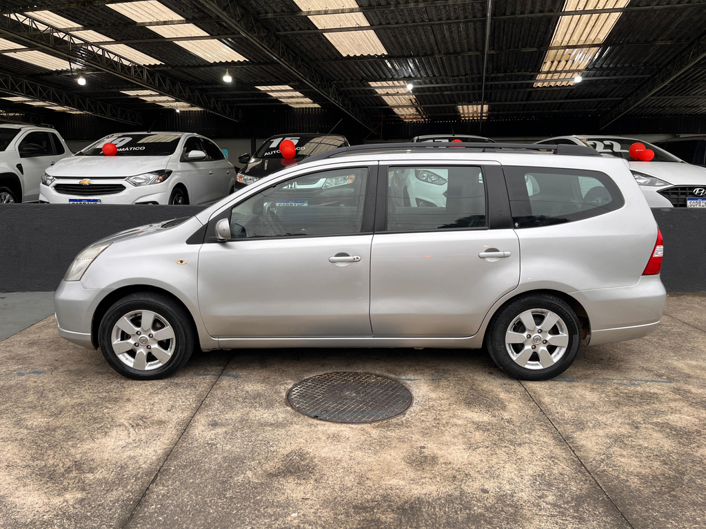 Nissan Livina Prata