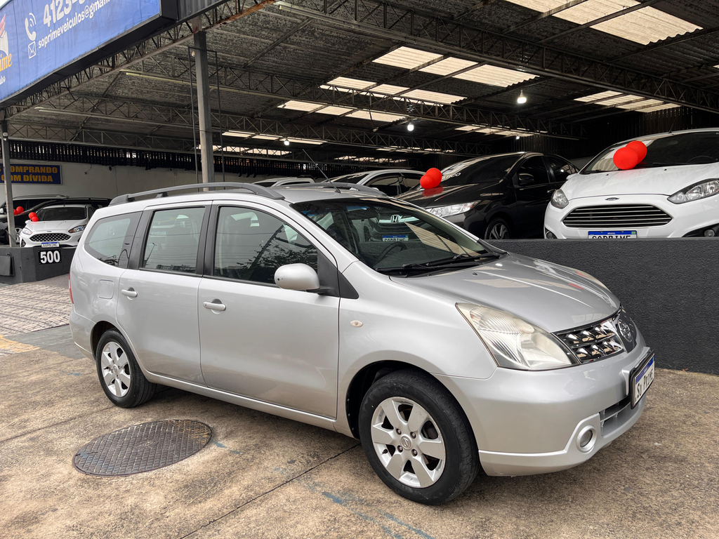 Nissan Livina Prata
