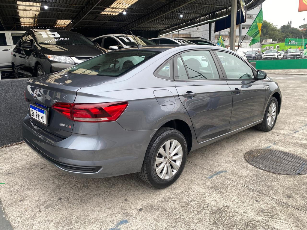 Volkswagen Virtus Cinza