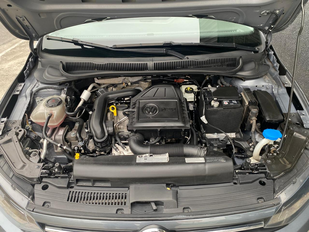 Volkswagen Virtus Cinza