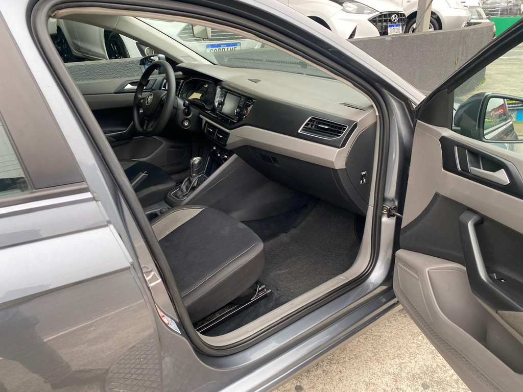 Volkswagen Virtus Cinza