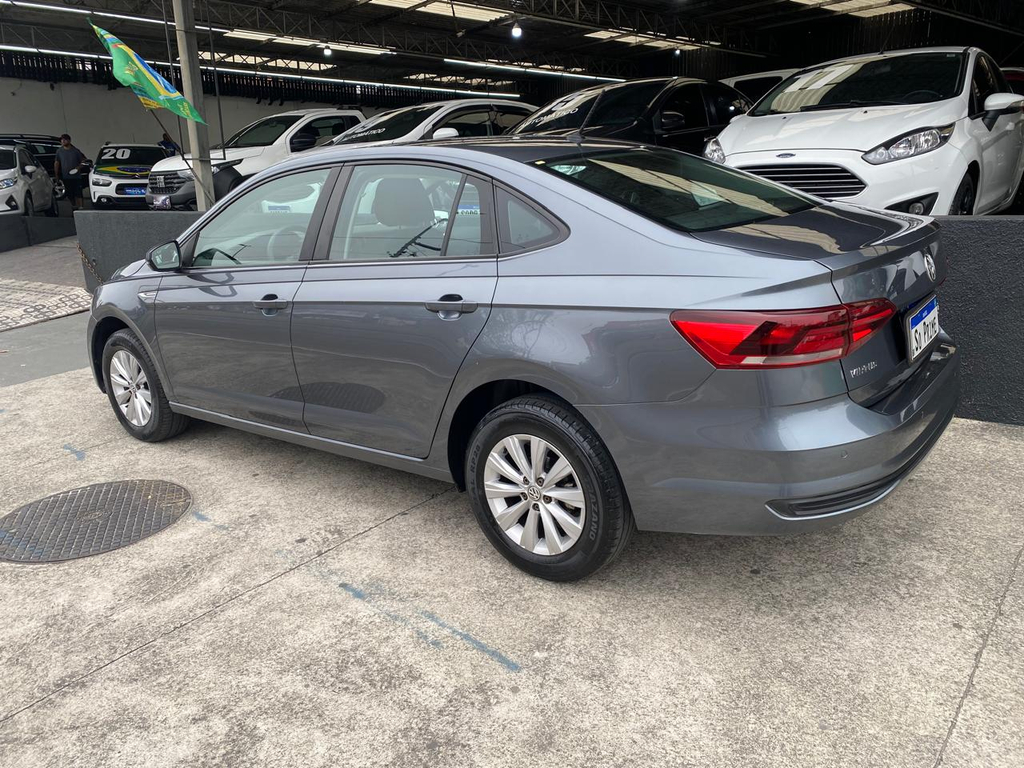 Volkswagen Virtus Cinza