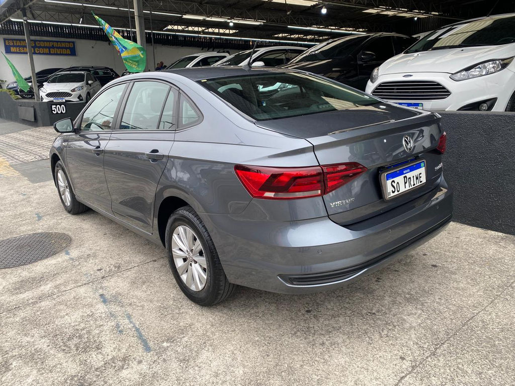 Volkswagen Virtus Cinza