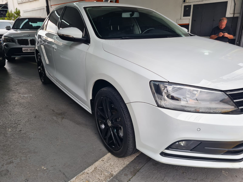 Volkswagen Jetta Branco