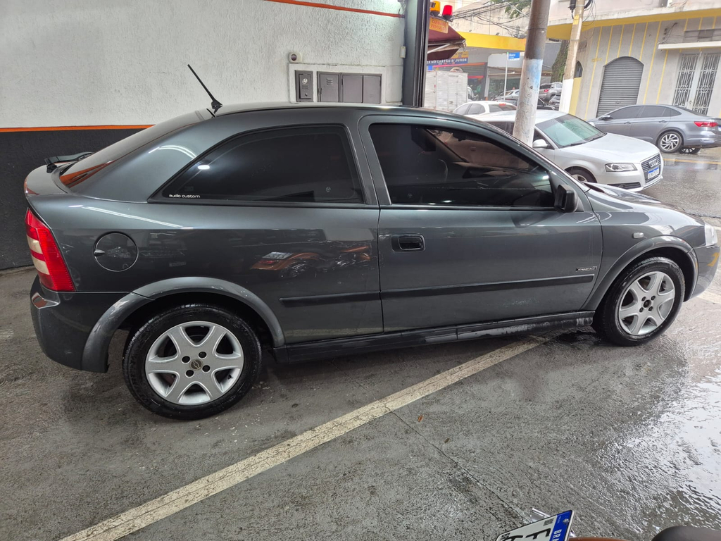 Chevrolet Astra Hatch Cinza