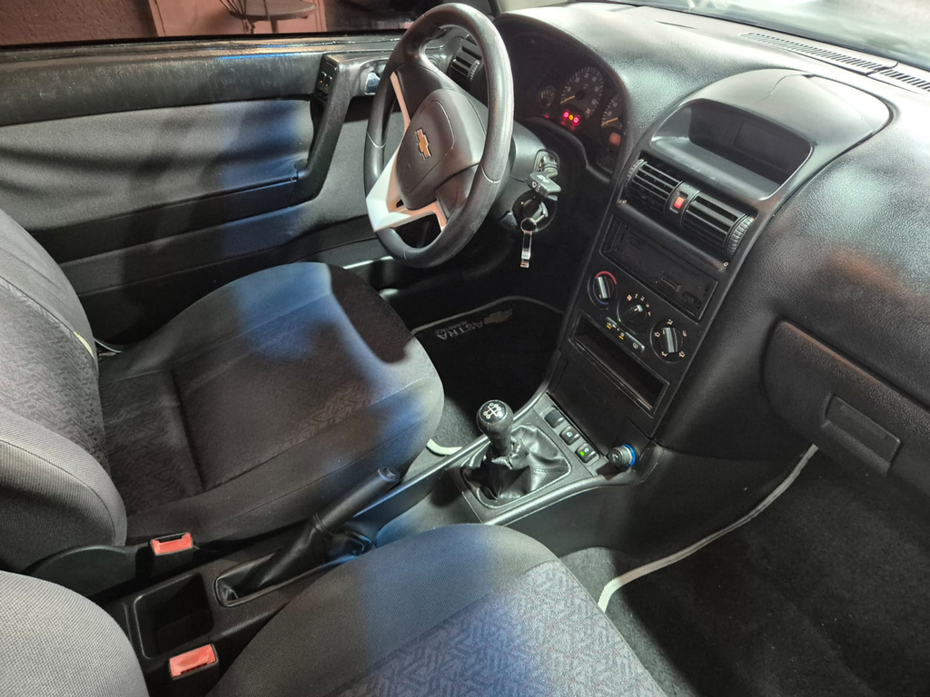 Chevrolet Astra Hatch Cinza